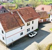 2-Familienhaus mit 3 Garagen, vielseitiger Halle und idyllischem Garten - Schlüchtern Hutten