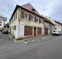 Denkmalhaus mit angebautem Abrissobjekt - sanierungsbedürftiges Ensemble in Monsheim