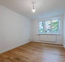 Sonnendurchflutete 2-Zimmer-Wohnung im grünen Neukölln. Bezugsfrei. - Berlin