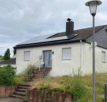 Zwangsversteigerung - Einfamilienhaus mit Einliegerwohnung in Malborn - provisionsfrei für Ersteher!