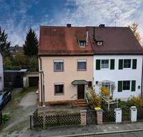 Charmante Doppelhaushälfte mit großem Garten in Top-Lage von Nürnberg