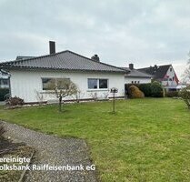 Schönes Zweifamilienhaus mit großem Grundstück - Kirchberg (Hunsrück)
