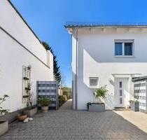 Hinterhaus neuwertig, effizient, begehrt - Vorderhaus als smarte Investition - Karlsruhe Durlach