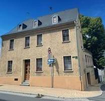 Freistehendes Einfamilienhaus mit Werkstatt, Garage & Terrasse – Wohn- und Arbeits(t)raum im Zentrum von Meerane!