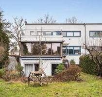 Bauhaus in grüner Dahlem-Lage - 1.800.000,00 EUR Kaufpreis, ca.  230,00 m² Wohnfläche in Berlin-Dahlem (PLZ: 14195)