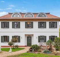 Ein Landhaus zum Verlieben - 1.500.000,00 EUR Kaufpreis, ca.  328,00 m² Wohnfläche in Hoppegarten (PLZ: 15366) Waldesruh