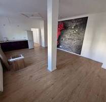 BS42EGre - Kompakt, modern, bezahlbar – perfekte Wohnung für Singles oder Berufseinsteiger - Oschatz