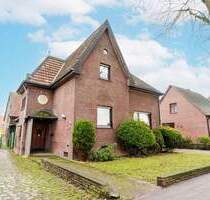 Günstiges Familienhaus mit viel Platz: Renovierungsbedürftiges Einfamilienhaus in Kleve-Kellen