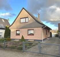 PURNHAGEN-IMMOBILIEN - Aumund - Freist. 1-Fam.-Haus mit großem Grundstück in ruhiger Wohnlage - Bremen / Aumund Aumund-Hammersbeck