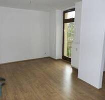 2-Zimmer-EG-Wohnung mit sonniger Terrasse und offener Küche in ruhiger Stadtlage von Reichenbach ab sofort zu vermieten!