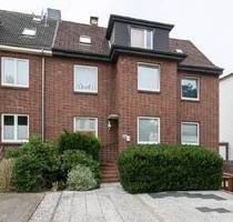 TT bietet an: Charakteristische Wohnung mit Garten, Garage, PKW-Stellplatz in Wilhelmshaven! - Wilhelmshaven-Bant Neuende