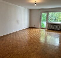Wunderbare Lage in D- Oberkassel, Einzelgarage: Sanierungsbedürftige 3 Zimmer Wohnung mit Balkon - Düsseldorf