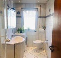 Wohnen im Grünen: 2-Zimmer-Erdgeschosswohnung mit Stellplätzen - Nackenheim