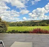 Exklusiver, energieeffizienter Bungalow, voll möbliert mit hochwertiger Ausstattung in Traumlage! - Morbach / Hunolstein