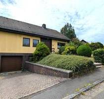 ***RESERVIERT*** Gepflegtes Einfamilienhaus mit traumhafter Aussicht - Frankenberg Schreufa