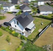 BISPINGEN: MODERNES EINFAMILIENHAUS IN ZENTRALER LAGE