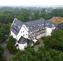 Historischer Charme trifft modernes Wohnen - Exklusive 2-Zimmer-DG-Wohnung in Berlin-Biesdorf