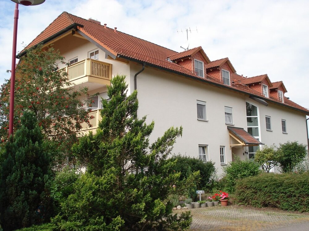 Schöne Wohnung mit Balkon u. Stellplatz zu verkaufen - Jesewitz Gordemitz