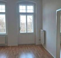 Tolle 3 RWE mit Einbauküche, Balkon und Fahrstuhl in Görlitzer Südstadt