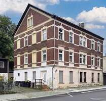 Mehrfamilienhaus mit Nebengebäude und Garten - Zeitz
