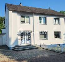 Traumhaftes Einfamilienhaus mit Gartenparadies und Pool - Oberhausen Sterkrade - Mitte