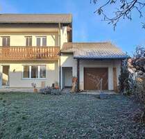 -RESERVIERT- Modernisierte Doppelhaushälfte mit Garage und 380 m² Grundstück in Langenpreising