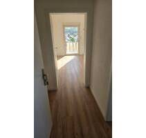 Neu renovierte Dachgeschosswohnung, 1 Zimmer, Küche, Bad, Balkon in Meisenheim zu vermieten!