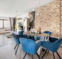 Gemütliches Reihenmittelhaus mit großer Terrasse, Garten, EBK und Kaminofen in schöner Lage - Jüchen Hochneukirch