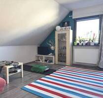 Moderne 2,5-Zimmer-Dachgeschosswohnung mit großem Balkon in ruhiger Lage - ab September 2025 frei! - Magstadt