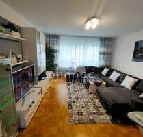 *** Stilvoll kernsanierte 4,5 Zimmer-Wohnung mit sonnigem Balkon in ruhiger Lage*** - Ulm Tannenplatz - Süd