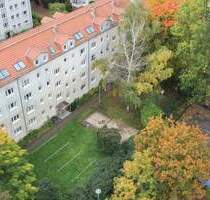 Vermietet: Gepflegte 2-Zimmer-ETW im Dachgeschoss ohne Aufzug in Baumschulenweg - Berlin