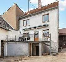 Ehemaliger Bauernhof mit PV-Ertrag und Nebengebäuden - Greußenheim