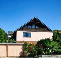 Gepflegtes Einfamilienhaus mit Doppelgarage auf sonnigem Grundstück - Niedernhausen