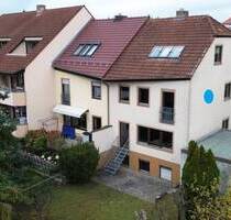 Doppelhaushälfte mit Garage und Kfz-Stellplatz in Herzogenaurach-Nähe Rehaklinik