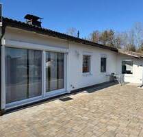 Liebevoll sanierter Bungalow mit großer Garage in ruhiger Lage - Marktleugast / Mannsflur