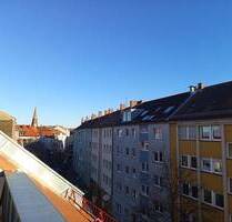 Zentrale 5 Zimmer Wohnung mit Loggia - Nähe Melanchthonplatz in Nürnberg