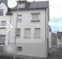 Zweifamilienwohnhaus mit Nebengebäude im Ortskern -Zwangsversteigerung- - Alf