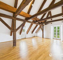 Außergewöhnliche Dachgeschosswohnung in denkmalgeschütztem Bauernhof - hochwertig saniert, sofort bezugsfrei - Regensburg / Wutzlhofen Konradsiedlung-Wutzlhofen