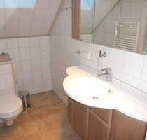 Schöne 2,5 Zi. Nichtraucher-DG-Wohnung mit EBK für 1-2 Erwachsene ohne Haustiere, ruhige Randlage - Uhingen / Holzhausen