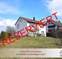 Entdecken Sie die Möglichkeiten! 2-Familienhaus in bevorzugter Lage von Plech sucht neuen Liebhaber