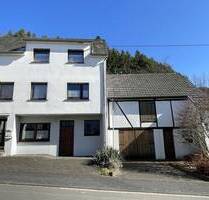 Im Ortskern gelegenes Einfamilienhaus mit großem Garten - Horath