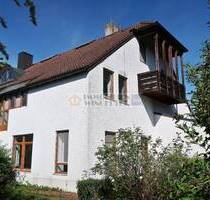 Idyllische Lage im äußeren Westen Regensburgs: Reiheneckhaus mit Garten in ruhiger Lage