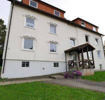 Ruhige Lage in Weidhausen: 3-Zimmer-Wohnung mit Balkon und Garage - Weidhausen b.Coburg