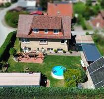 Großzügiges Einfamilienhaus mit Einliegerwohnung + separatem Ferienhaus in beliebter Wohnsiedlung (ca. 200 m bis zur Müritz) - Klink