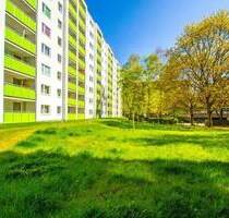 ** MODERNISIERTE 3 ZIMMER WOHNUNG MIT GROßEM ESSPLATZ, BALKON UND NEUEM DUSCHBAD** - Berlin Gropiusstadt