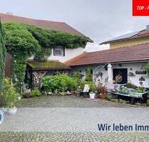 IDYLLISCH UND ROMANTISCHE 3-SEIT HOFSTELLE MIT FERIENWOHNUNG, TIERHALTUNG GEEIGNET - Witzmannsberg Kafering