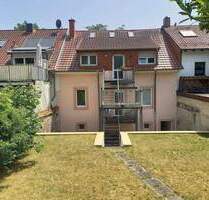 Top Zweifamilienhaus (2 Wohnungen mit 2 Eingängen) Terrasse, Balkone, großer Garten mit Gartenhaus und Garage mit Zugang zum Haus, in St. Ingbert-SÜD - Sankt Ingbert