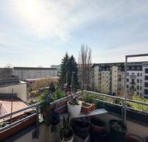 Top Sanierte 2,5-Zimmer DG-Wohnung mit Balkon, Aufzug und Stellplatz im beliebten Striesen - Dresden Striesen-West