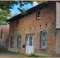 Wer möchte sich selbst verwirklichen oder liebt große Räume ? Ein Stadthaus mit sonnigem Innenhof. - Röbel