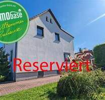 Liebliche Doppelhaushälfte mit Garten und Garage in ruhiger Lage! - Hainichen